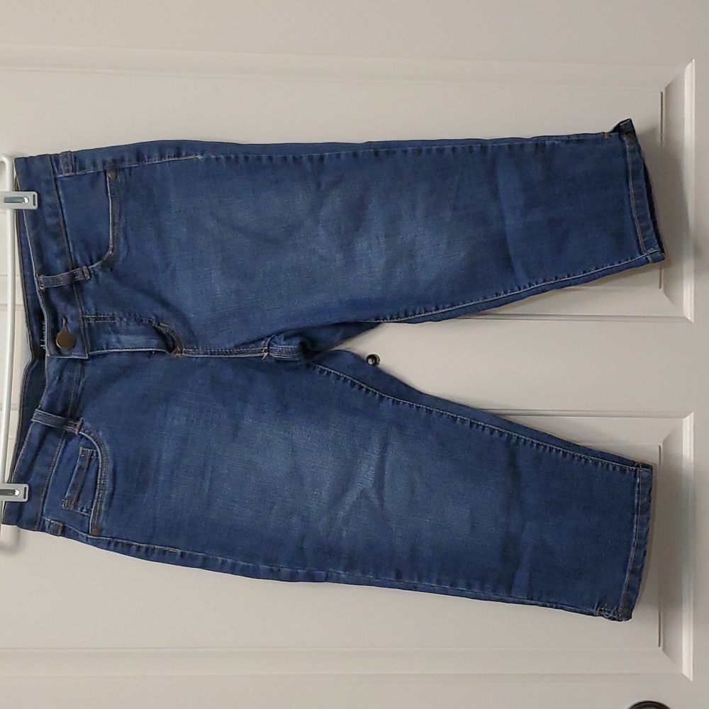d.jeans capri pants in medium blue